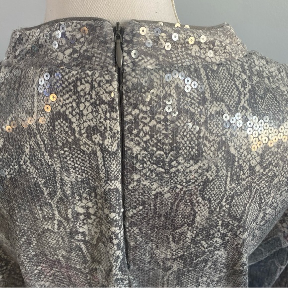 Chicos Size 2 Python Sequin Mock Neck Top - Picture 8 of 10